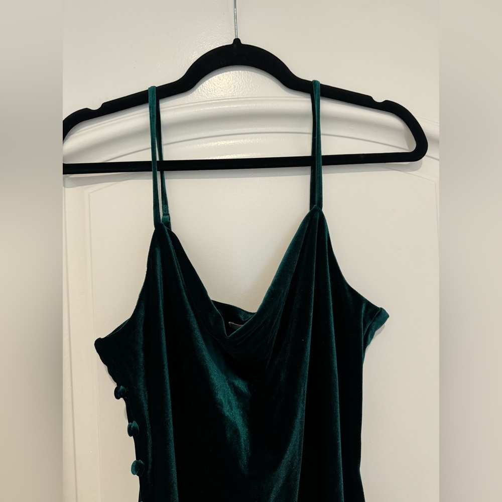 Skies Are Blue Green Velvet Midi Dress - Picture 5 of 8